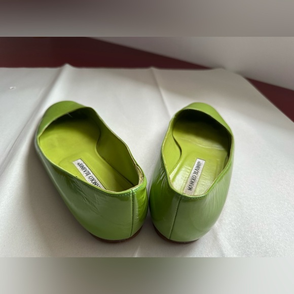 * Pretty Green Manolo Blahnik Flats with Round Toe, Size 37.5 - Super Sweet! - Picture 7 of 7